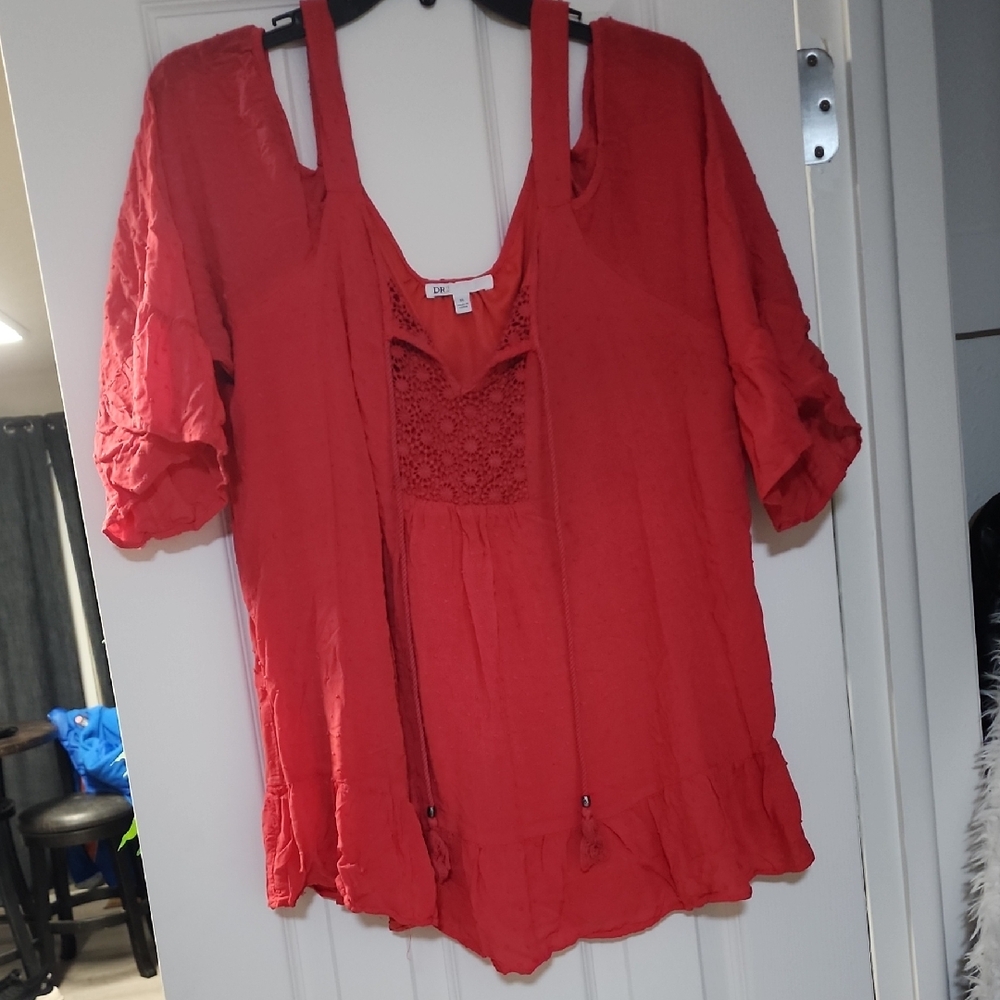 DR2 Scarlet Women's Blouse with Lace Accent